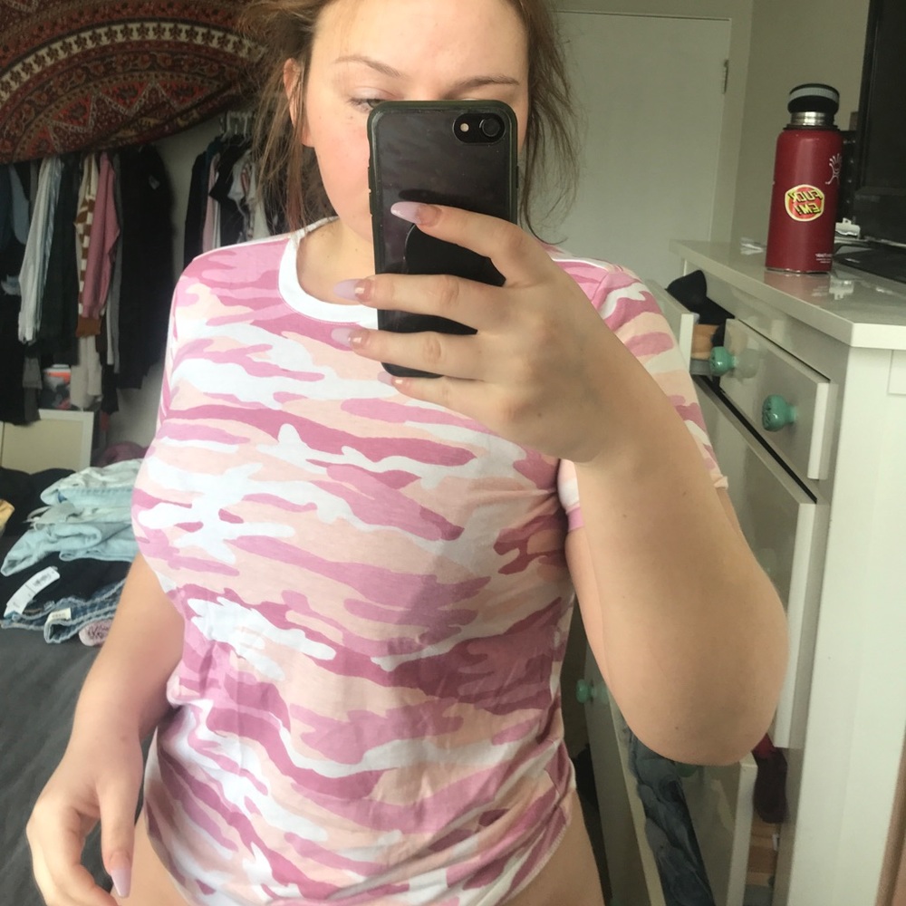 Pink camo t shirt!